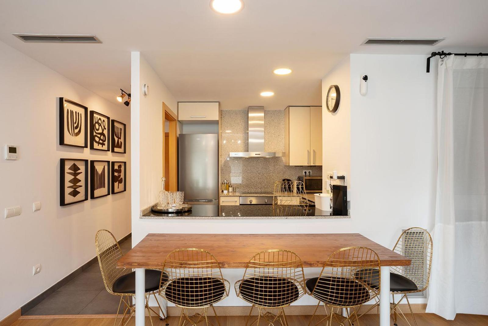 Modern Near Pl. Espana Apartamento *
